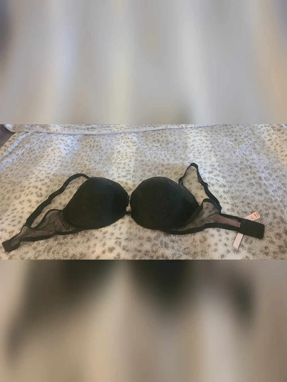 Victoria's Secret Black Lace Push-Up Bra- NWT-38DDD - Picture 4 of 5
